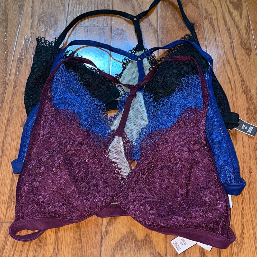 Victoria’s Secret front close bra small bundle